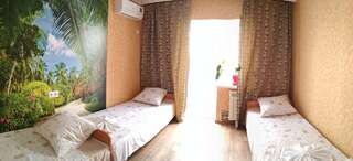 Гостевой дом Античный Дворик Феодосия Семейный номер с душем-5